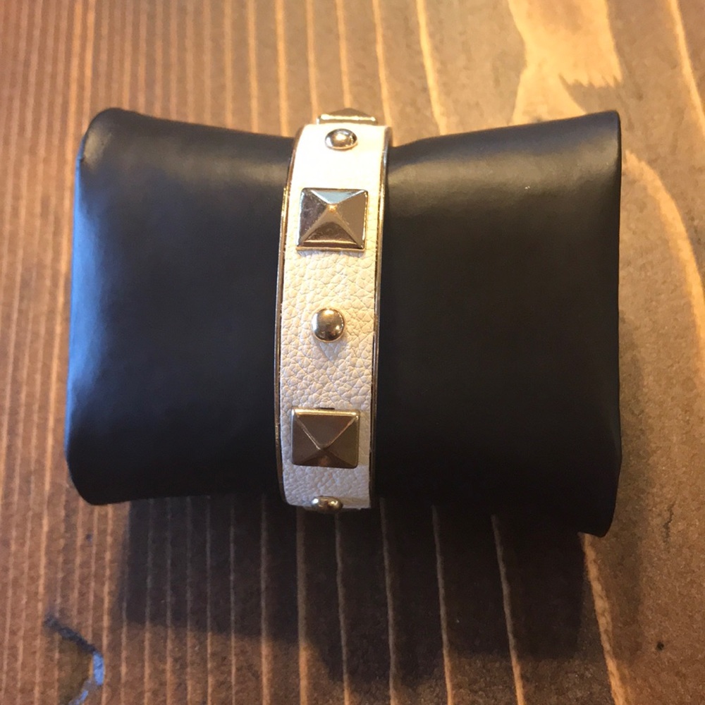 2/$7 or 3 for 3/$10 Cream and gold cuff bracelet